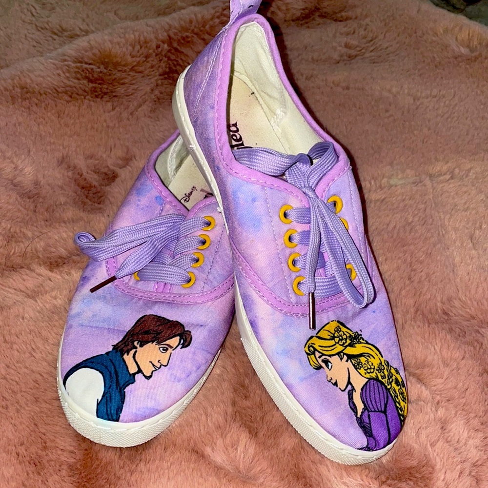 Disney Tangled size 8 shoes